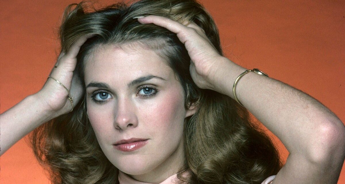 L&rsquo;actrice de l&rsquo;Académie de police, 72 ans, semble méconnaissable lors d&rsquo;un événement sur le tapis rouge