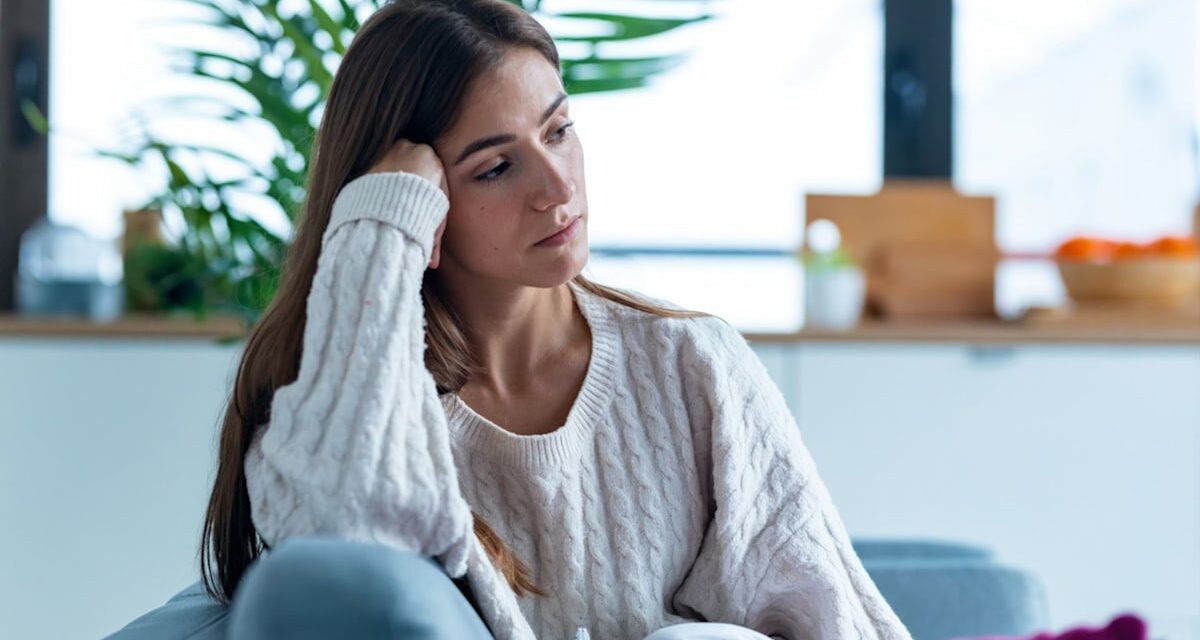 Les habitudes quotidiennes qui aggravent l&rsquo;anxiété, selon un thérapeute