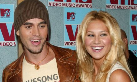 Dans la vie privée de famille d&rsquo;Anna Kournikova et Enrique Iglesias avec 4 enfants