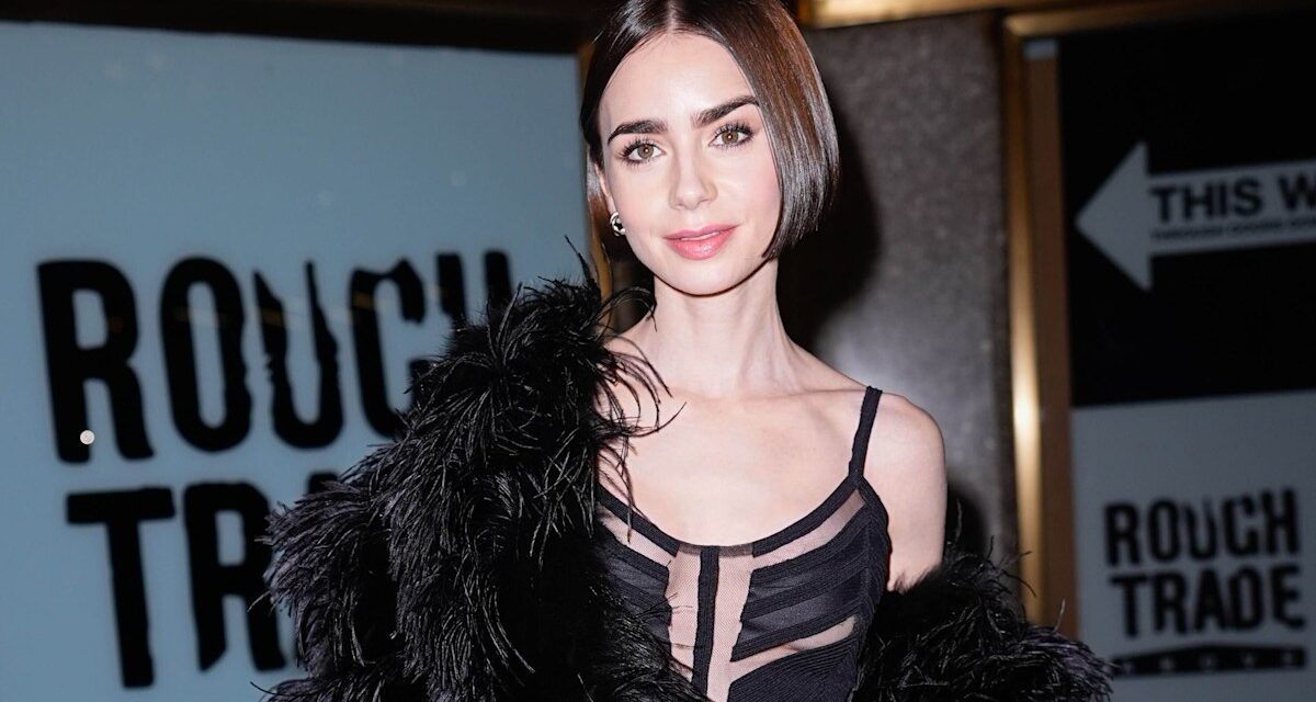 Lily Collins vient de donner au « dressing nu » une touche vintage inattendue