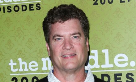 La star de The Middle, Friends, Pat Finn, est décédée à 60 ans – la cause du décès révélée