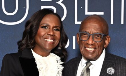 À l&rsquo;intérieur de la maison pittoresque de 40 acres d&rsquo;Al Roker et Deborah Roberts à Noël