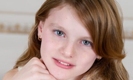 Gabriella, la fille de la princesse Charlene, est un ange de Noël vêtu d&rsquo;une robe blanche comme neige pour son 11e anniversaire