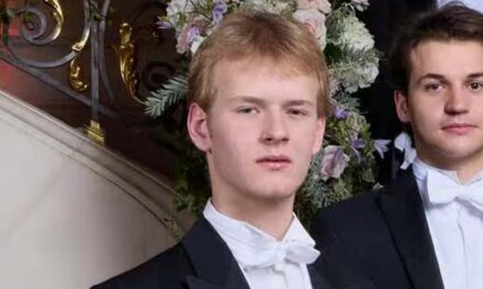 Duke of Kent&rsquo;s grandson Albert Windsor, 18, exudes confidence in official Le Bal des Débutantes portrait