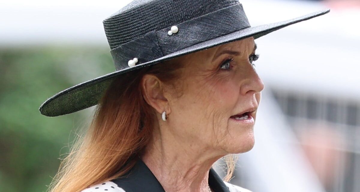 Sarah Ferguson fait sa première apparition publique depuis le scandale des courriels d&rsquo;Epstein lors du baptême de sa petite-fille Athena