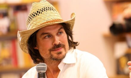 Ian Somerhalder, 47 ans, montre son physique déchiré alors qu&rsquo;il célèbre être « à nouveau fort »