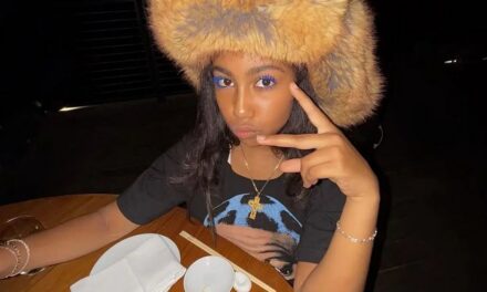 North West, la fille de Kim Kardashian, fait parler les fans alors qu&rsquo;elle partage un rare selfie avec sa belle-mère