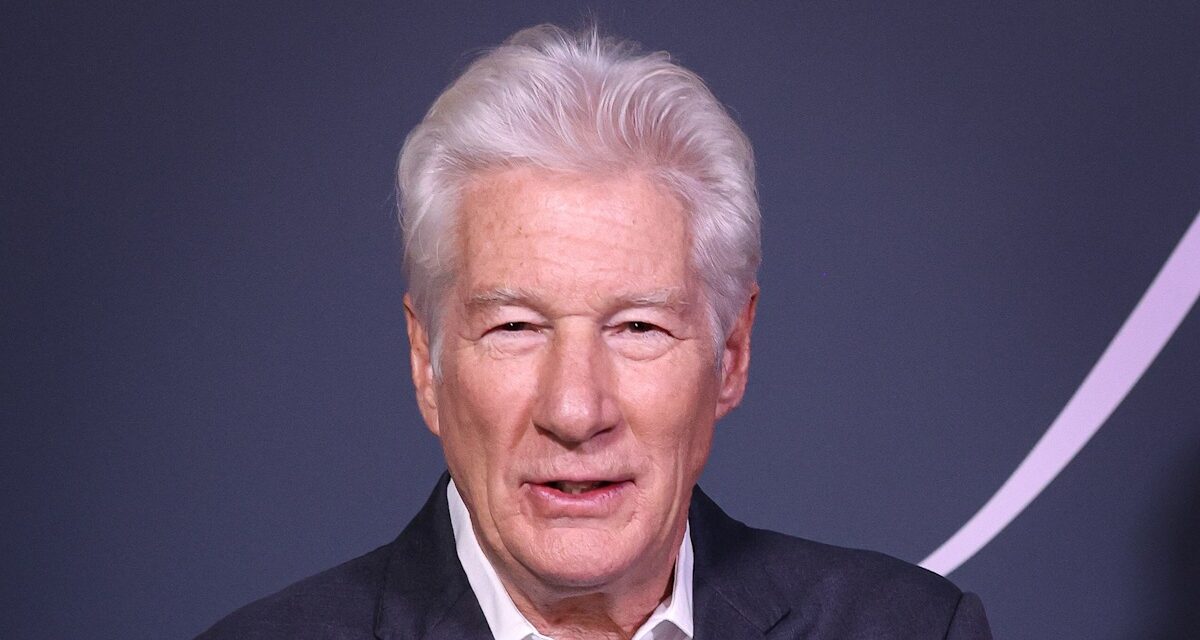 Le beau-fils rarement vu de Richard Gere célèbre un moment marquant sur une jolie photo