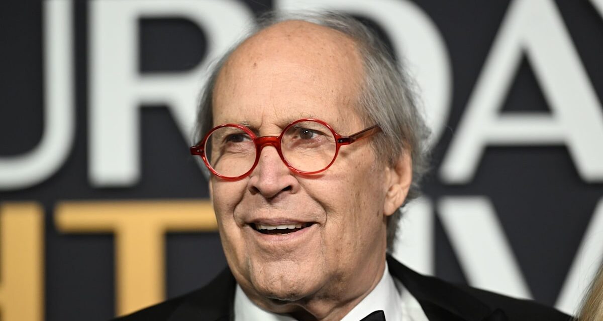 Chevy Chase partage une mise à jour déchirante sur sa santé après son séjour à l&rsquo;hôpital