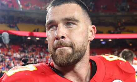 Travis Kelce, ému, évoque une éventuelle retraite après le dernier match à domicile
