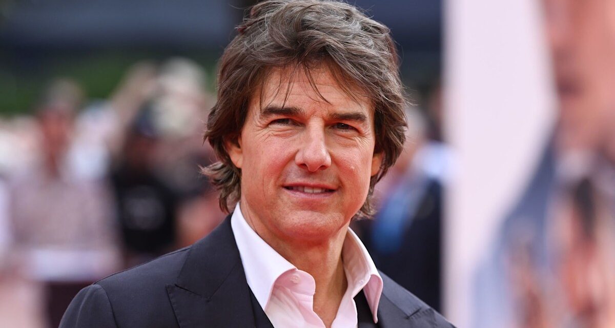 Qu&rsquo;est-ce que le gâteau Tom Cruise, quelles célébrités le reçoivent et qui vient de recevoir une version surprenante pour les fêtes ?