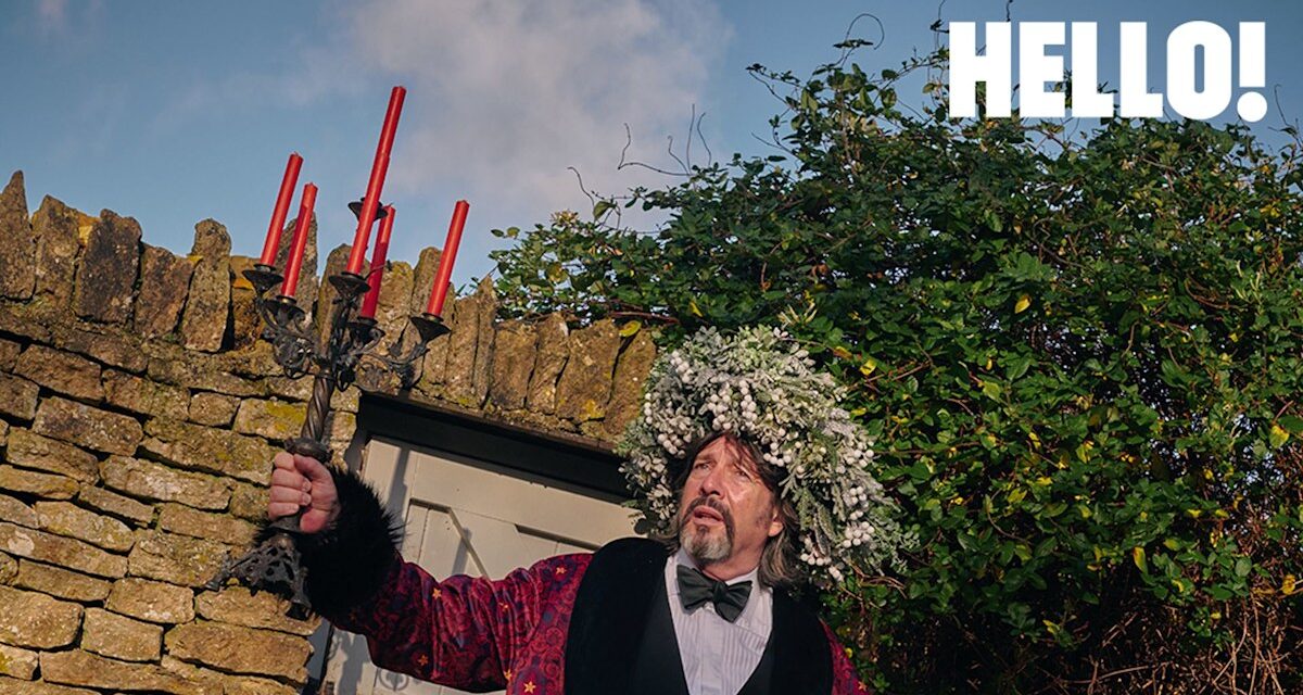 Code vestimentaire du jour de Noël de Laurence Llewelyn-Bowen et projets de « gin au lit » dans une maison multigénérationnelle des Cotswolds – exclusif