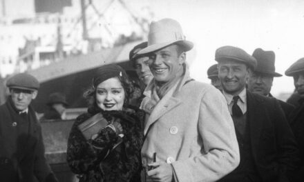 La relation légendaire des idoles hollywoodiennes Clara Bow et Rex Bells en photos