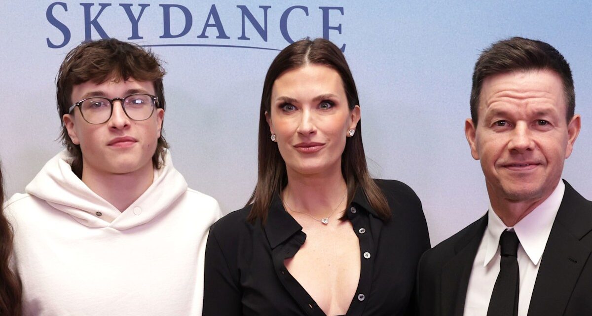 Rhea, l&rsquo;épouse de Mark Wahlberg, révèle le « geste doux » de la petite amie de son fils alors qu&rsquo;elle montre des photos de mannequin