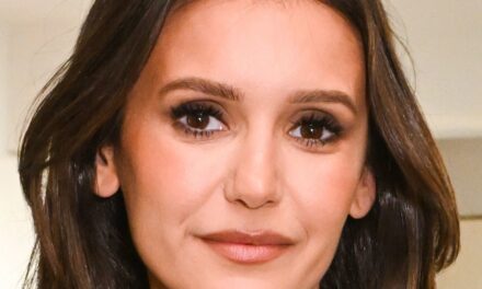 L&rsquo;actrice de Vampire Diaries laisse les fans sans voix avec une photo torride en bikini