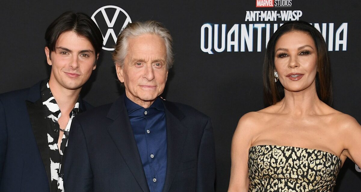 Michael Douglas et Catherine Zeta-Jones publient une déclaration suite au moment viral de leur fils