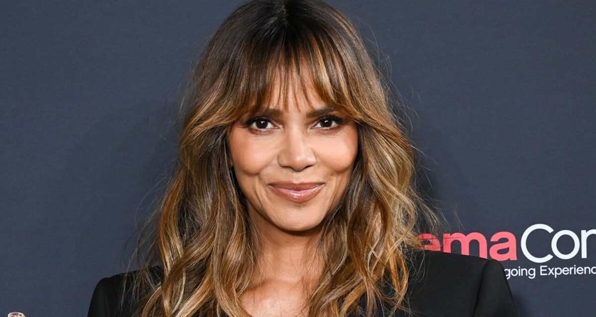 Les stars d&rsquo;Hollywood révèlent leurs secrets en matière de maillots de bain d&rsquo;hiver – y compris l&rsquo;entraînement brutal « cinq jours par semaine » de Halle Berry