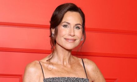 Le vrai nom de Minnie Driver révélé avant les débuts d&rsquo;Emily in Paris