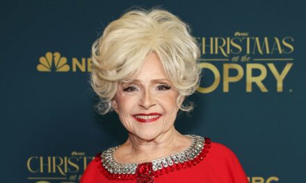 À l&rsquo;intérieur des 62 ans de mariage de la chanteuse de « Rockin&rsquo; Around the Christmas Tree » Brenda Lee avec son mari bien-aimé