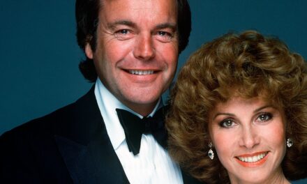 La star de Hart to Hart a l&rsquo;air incroyablement intemporelle sur une photo festive