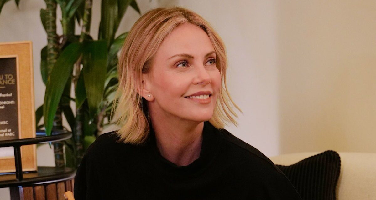 La star oscarisée Charlize Theron, 50 ans, n&rsquo;a pas d&rsquo;âge sur de superbes nouvelles photos