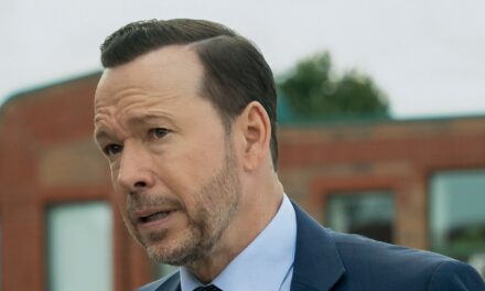 Donnie Wahlberg révèle l&rsquo;impact de ses propres fils, rarement vus, sur son rôle dans Boston Blue