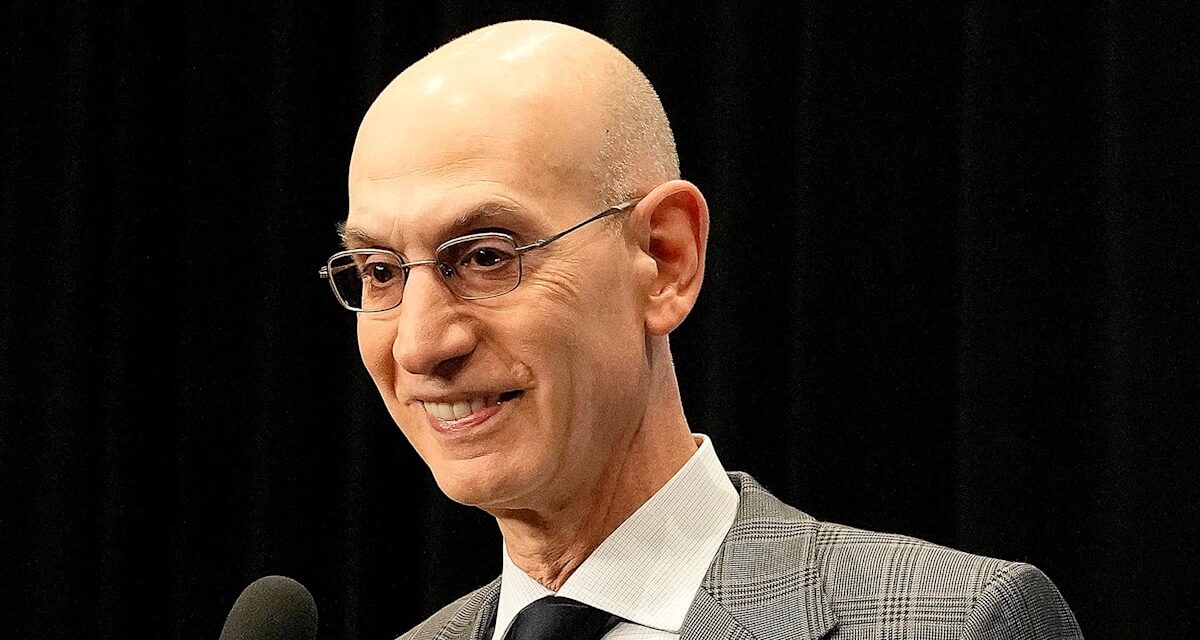À l’intérieur de la valeur nette et du salaire impressionnants du commissaire de la NBA, Adam Silver