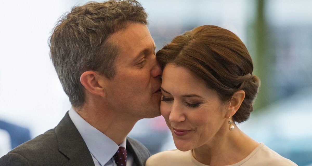 L&rsquo;hommage secret de la reine Mary au mariage royal caché dans le sapin de Noël