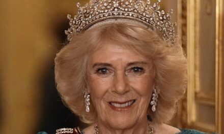 La reine Camilla rayonne d&rsquo;un « éclat durable » dans le diadème de mariage de la défunte reine, d&rsquo;une valeur de 8,5 millions de livres sterling