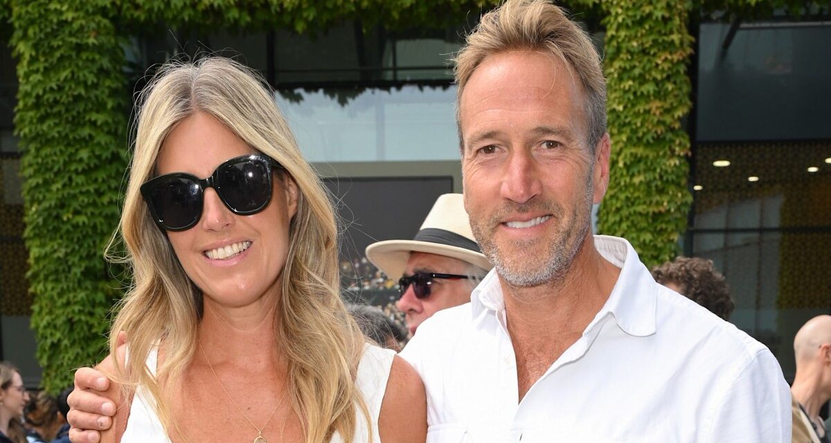 Ben Fogle partage un aperçu de l&rsquo;arbre de Noël familial dans un salon confortable avec sa femme Marina