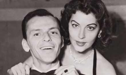 Découvrez la maison emblématique du modernisme de Frank Sinatra à Palm Springs, où les stars de cinéma affluaient