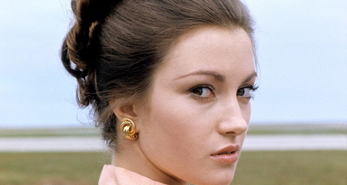 La Bond girl Jane Seymour fait une confession surprenante sur sa vie sexuelle « active » à 74 ans