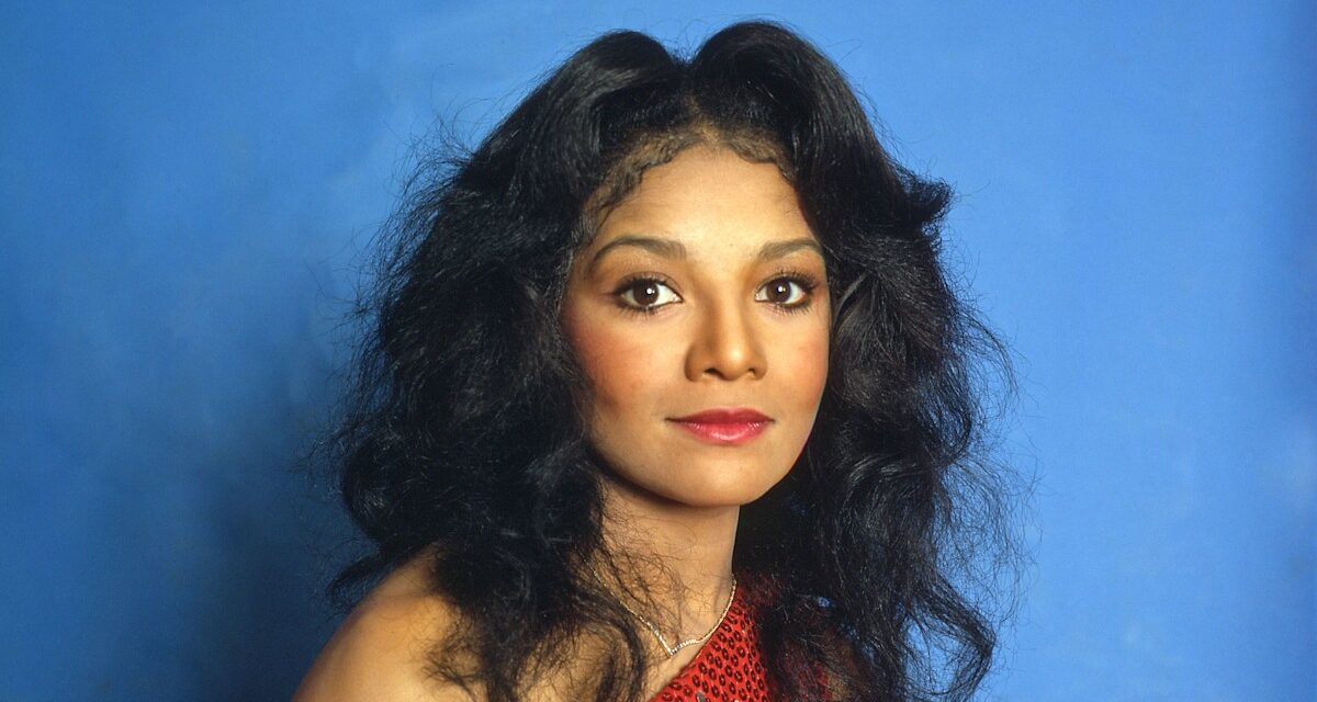 Photos d&rsquo;hier et d&rsquo;aujourd&rsquo;hui de La Toya Jackson – découvrez sa transformation au fil des ans