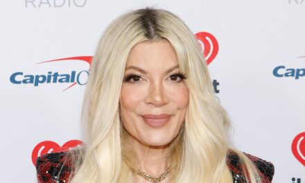Tori Spelling partage un rare aperçu de la dynamique de coparentalité inattendue avec Dean McDermott