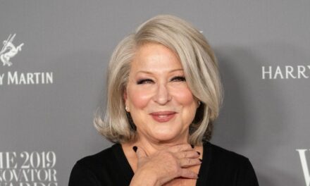 Rencontrez la fille sosie de Bette Midler alors que la star fête ses 80 ans