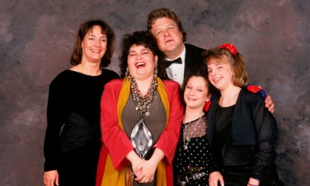 Dans la relation de John Goodman avec Roseanne Barr après le scandale qui a mis fin à leur sitcom emblématique Roseanne