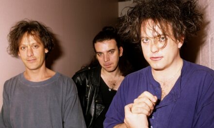 Le guitariste de The Cure, Perry Bamonte, est décédé à l&rsquo;âge de 65 ans – lisez l&rsquo;hommage déchirant du groupe