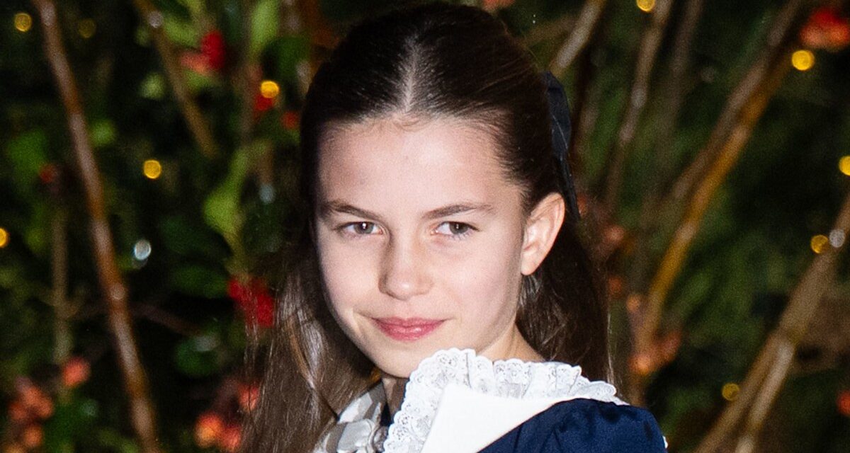 Vous avez adoré la jupe tartan que portait la princesse Charlotte le soir de Noël ? C&rsquo;est maintenant 40% de réduction