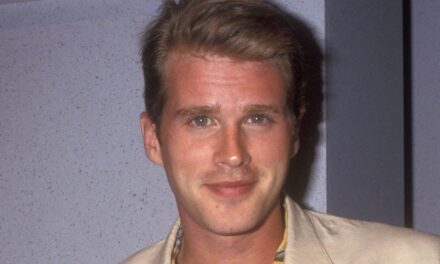 L&rsquo;acteur de Princess Bride, Cary Elwes, 63 ans, ressemble tout à fait à une idole dans Dead Man&rsquo;s Wire