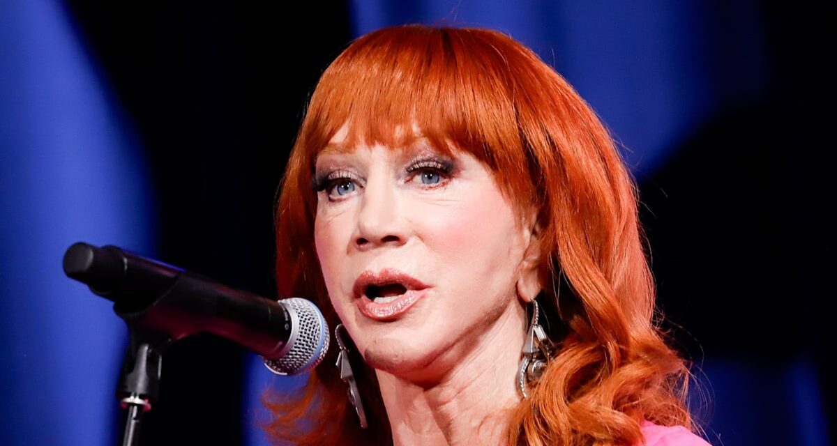 Kathy Griffin révèle un passé familial traumatisant impliquant son défunt frère