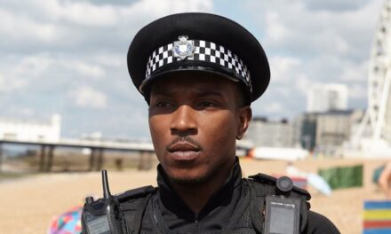 Les fans de Netflix exigent la reprise du drame policier en 8 parties de la BBC alors qu&rsquo;il prend d&rsquo;assaut les charts