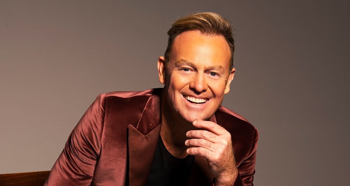 Jason Donovan revient sur la « période folle » de Kylie Minogue dans les années 80 – alors qu&rsquo;il célèbre un nouveau chapitre – exclusif