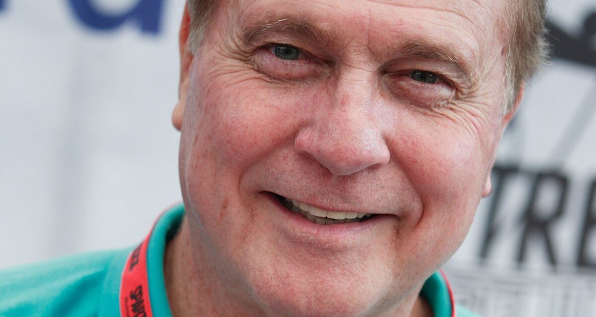 Dans les cinq mariages de la star de Buck Rogers, Gil Gerard, dont son épouse « incroyable » de 18 ans qui annonce la mort de l&rsquo;acteur