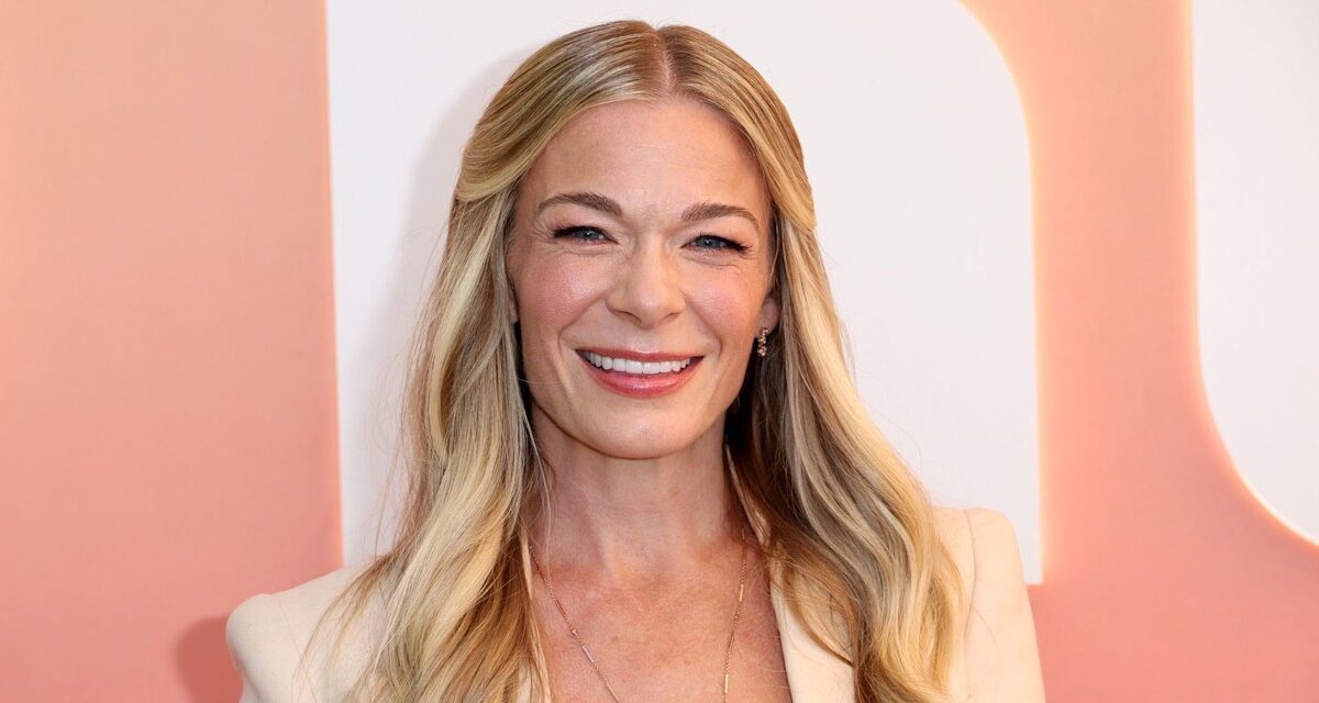 9-1-1 : la star de Nashville, LeAnn Rimes, fait des aveux de mariage surprenants