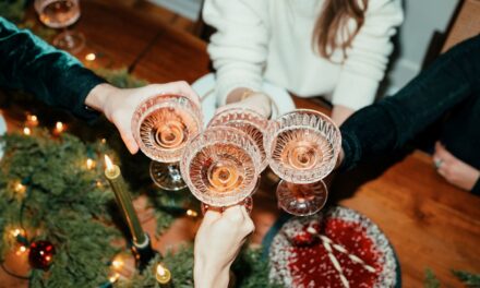 Comment l&rsquo;alcool affecte réellement vos hormones – du stress au sommeil en passant par le métabolisme