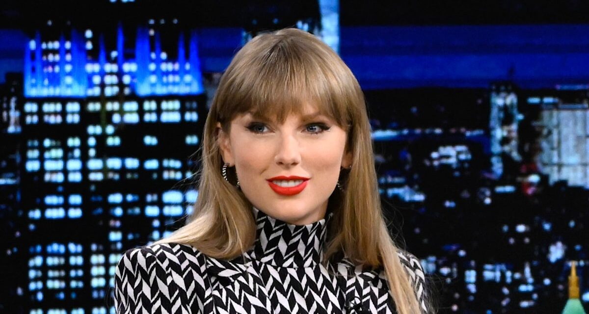 Taylor Swift partage une lettre d&rsquo;amour « égoïste » de Travis Kelce dans la finale de « End of an Era »