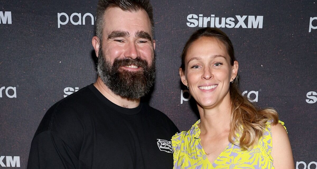 Jason Kelce révèle pourquoi la vie « devient plus difficile » pour sa femme Kylie et ses 4 filles