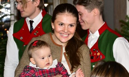 Ines, la petite fille de la princesse Sofia, occupe le devant de la scène lors du Noël royal suédois – toutes les photos les plus mignonnes