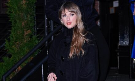 Taylor Swift adopte le style d&rsquo;une grande fille avec des bottes à talons lors d&rsquo;une soirée avec un ami célèbre