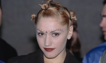 La chanteuse de No Doubt n&rsquo;a pas vieilli d&rsquo;un jour depuis ses années 80 lors d&rsquo;une sortie au visage frais